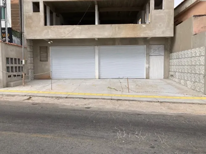 Loja em Barbacena, 440m2