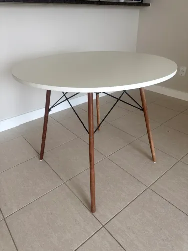 MESA REDONDA PARA SALA DE JANTAR OU VARANDA