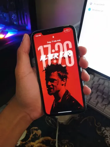 iPhone 11 usado 64g - funcionando perfeitamente + capa, carregador e fone