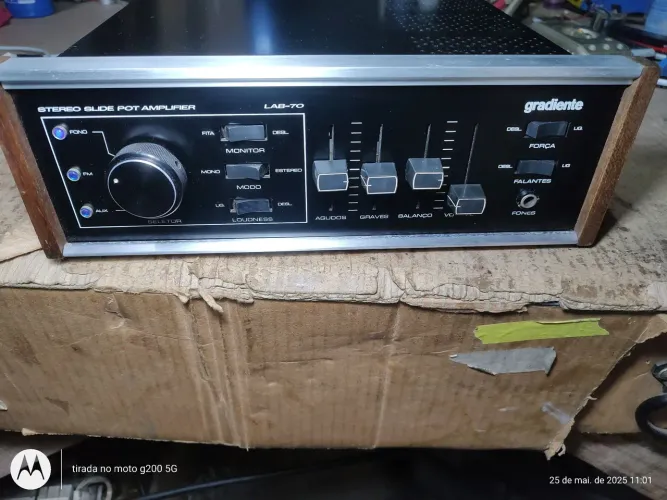 Amplificador,lab70 em estádio de novo, funcionando tudo perfeito.