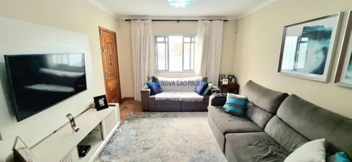 Sobrado à venda Cidade Ademar | 3 Suítes | 2 Vagas | Churrasqueira.