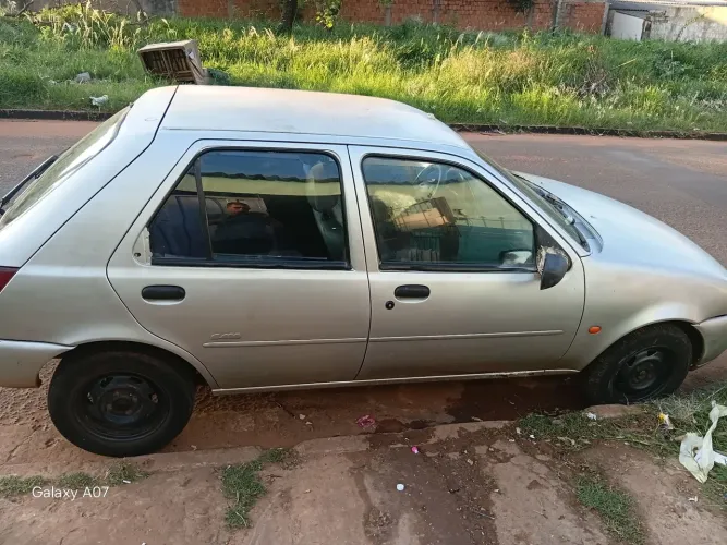 Ford Fiesta Class 1.0 4P 2000