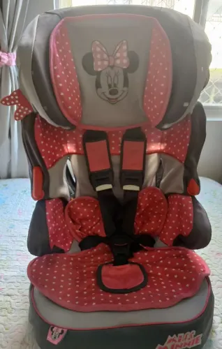 Cadeirinha para carro 9 a 36 kg.