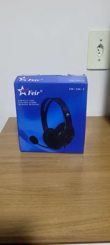 Fone de ouvido com microfone