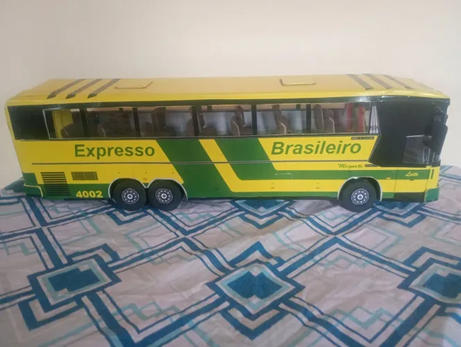Lote com 2 Ônibus 50cm