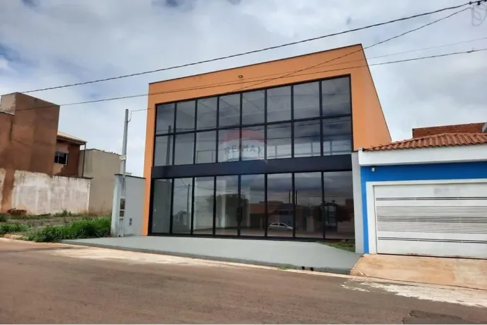 Excelente Imóvel para Locação na Av. Cecília Lourenção - Residencial Ouro Verde