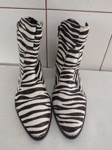 Bota Feminina Zebra