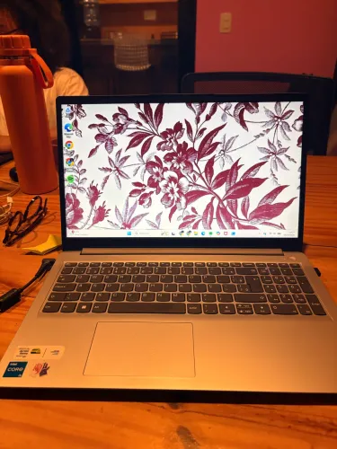 Lenovo vendo notebook Lenovo ideapad 1i i5 1235u 8gb 256gb 15.6? 
