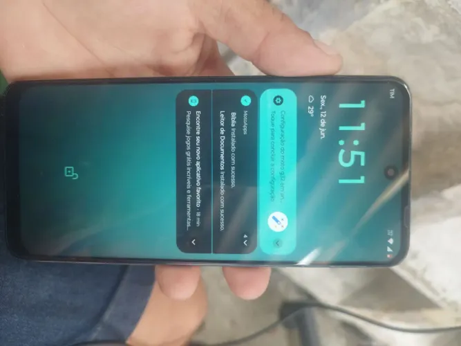 Moto g 32  não estou mais usando  ele tá todo bom funcionando tudo 