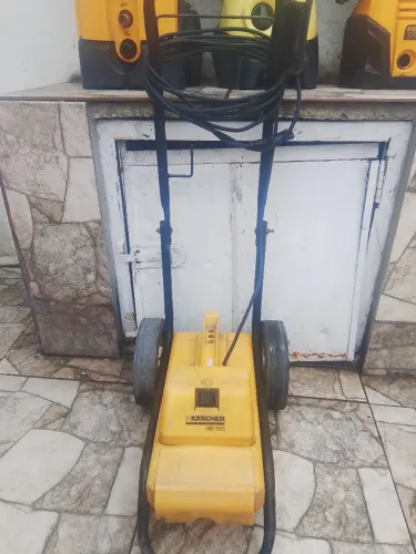 Carrinho e tampa de máquina de lavajato Karcher HD 585 profissional