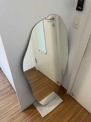 Espelho orgânico de corpo todo