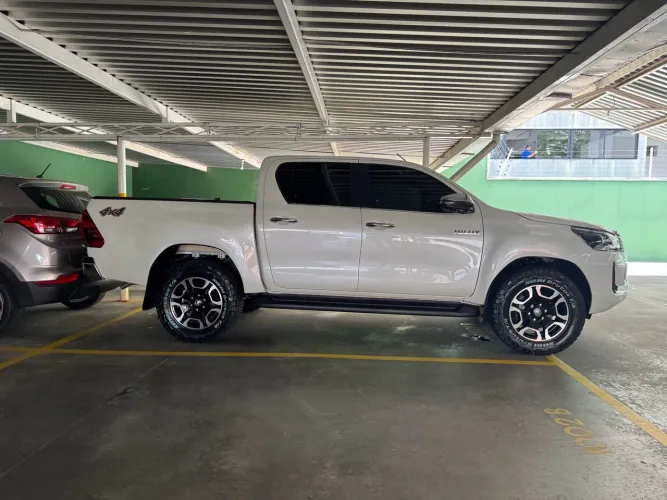 Toyota Hilux CD SRX 4X4 2.8 TDI 16V Diesel Aut. 2022