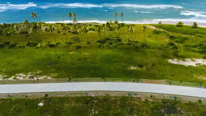 Terreno 987m² Pé na Areia no Alphaville Guarajuba 4 Frente Mar Litoral Norte BA
