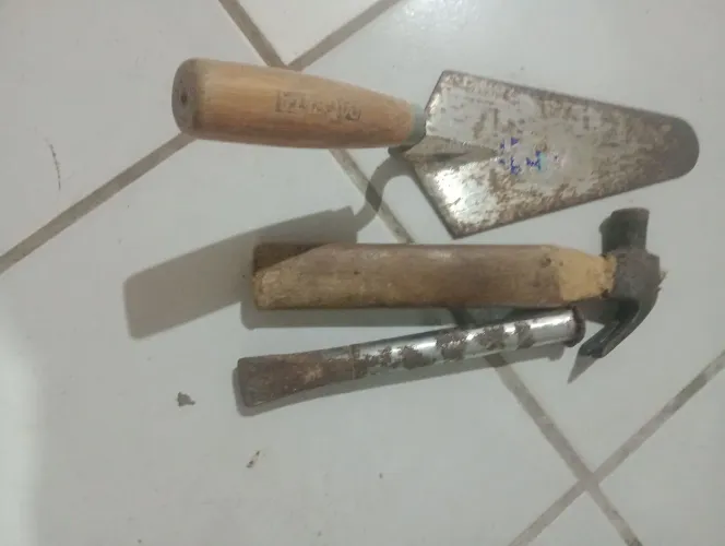 Vendo ferramentas de pedreiro
