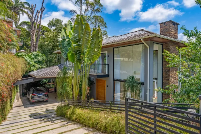 Casa com 3 quartos no Mosela, Petrópolis.