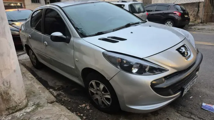 Peugeot 207 Sedan Passion XR 1.4 Flex 8V 4P 2009