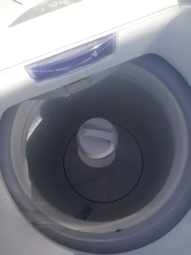 Venda de uma máquina de lavar roupa 10 kg funcionando