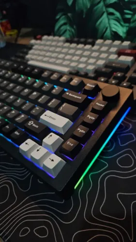 Teclado Mecanico Sem Fio (tri mode) Akko 5070B RGB - Wireless, Wired, Bluetooth (bk wh)