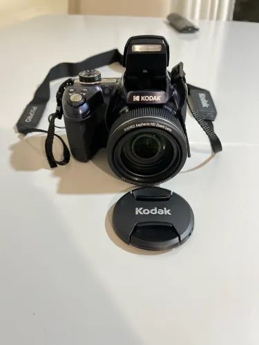 CÂMERA FOTOGRÁFICA KODAK PIXPRO AZ528