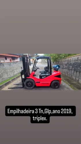 Empilhadeira 3 Tn, triplex Glp