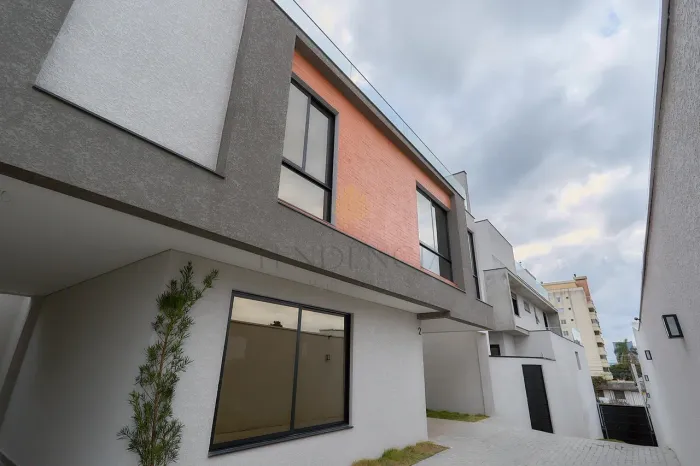 Sobrado em Condomínio com 3 quartos à venda, 130 m2, SANTA QUITÉRIA, CURITIBA - PR