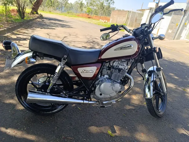 Intruder 125 Impecável 