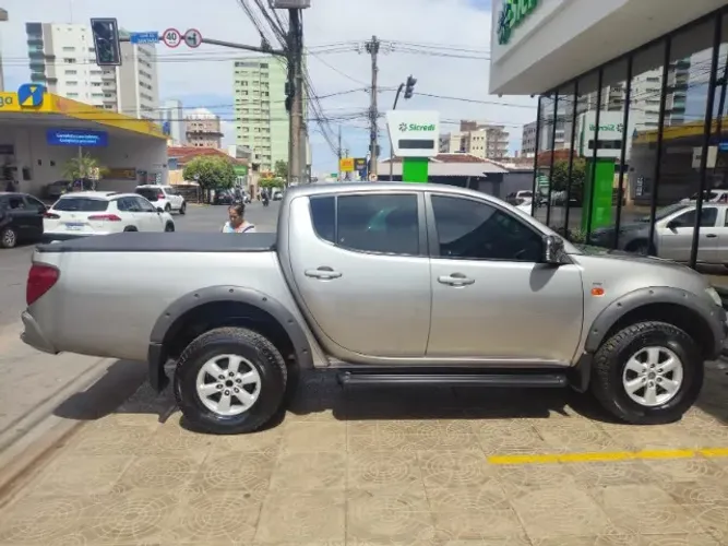 Mitsubishi L200 Triton GLS 3.2 CD TB Int.diesel MEC 2013