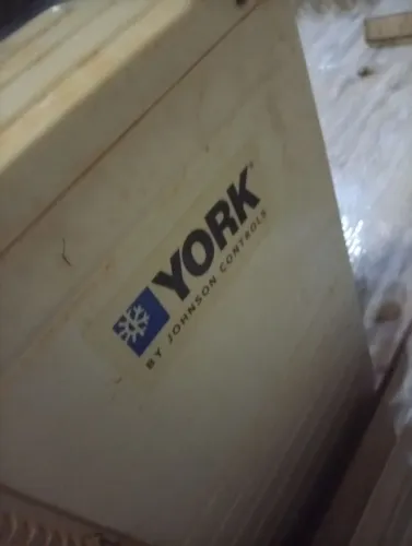 Ar condicionado split York 12,000 Btu C/ controle