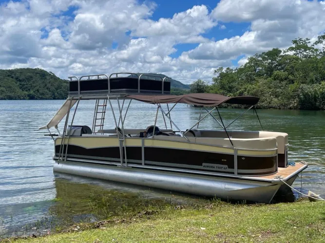 Barco Pontoon duplo deck