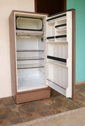 Geladeira Consul 280L Excelente estado de conservação gela bem