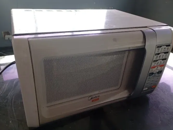 Micro-ondas Midea com Grill/Gratinar - para conserto ou peças