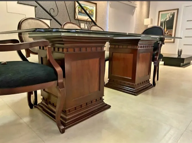 Mesa de Jantar em vidro com 8 cadeiras