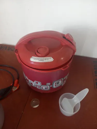 Panela para fazer arroz e pé de liquidificador Arno 