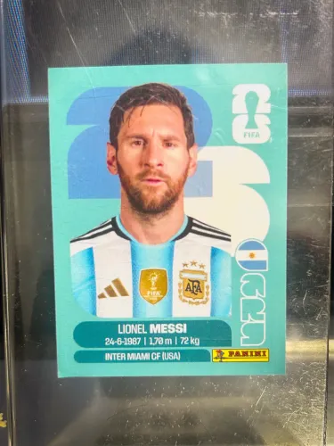 TROCO MESSI EM UM CR7
