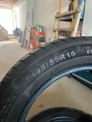 Par Pneu aro 15 195/55