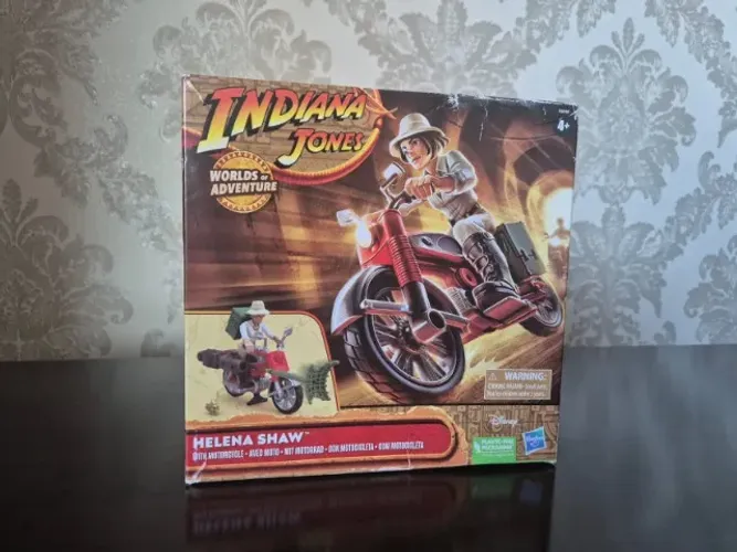 Indiana Jones World Of Adventure Helena Shaw Action Com Moto