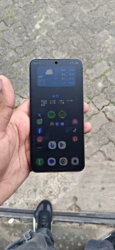 Samsung S24