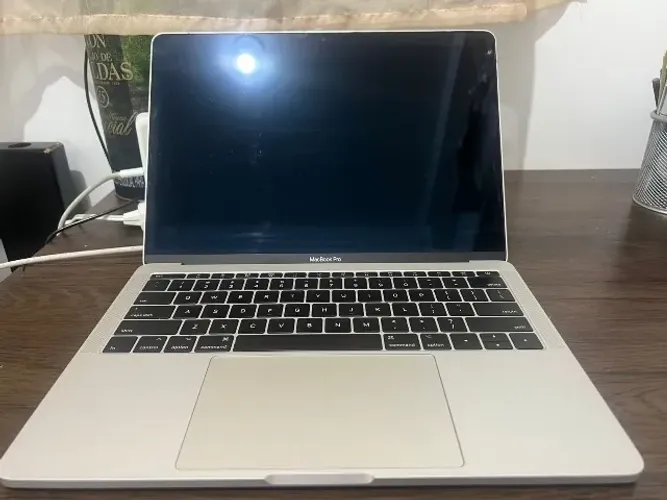 Vendo MacBook Pro 13" 2017 | Excelente Estado | Tela Retina Impecável*