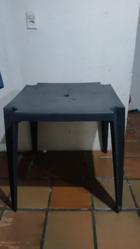 Mesa e cadeira