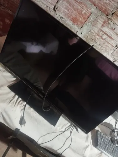 Vendo televisão 32 pegadas funcionando