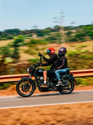 Royal Enfield Meteor 350 Stellar Black - a mais top de Goiás