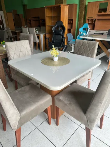 mesa 4 cadeiras tampo em vidro