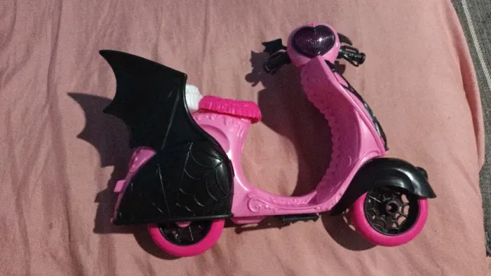 Moto draculaura g3 playset