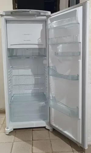 Geladeira Consul Frost Free 300 litros Branca com Freezer Supercapacidade