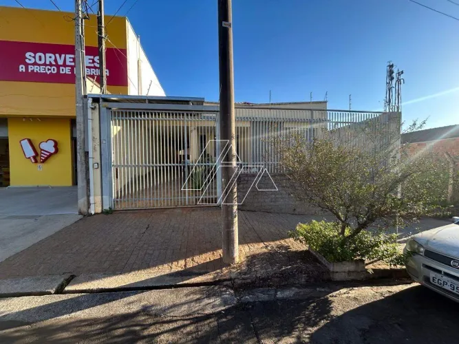 Casa à Venda 3 Dormitórios com Suíte e Edícula Bairro Banzato, Marília/SP