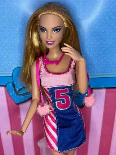 Barbie Fashionista Summer Clutch w2