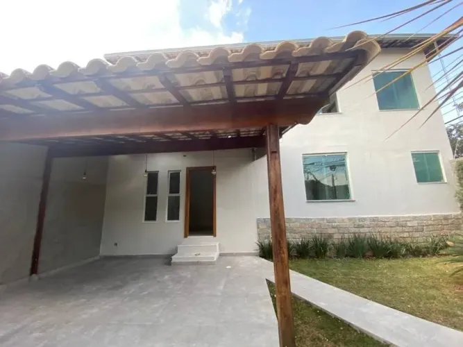 EXCELENTE CASA NO BAIRRO ALIPIO DE MELO/BH