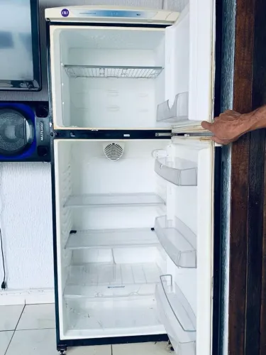 Geladeira Continental 480 l à venda em bom estado troco  em frizer  vertical 