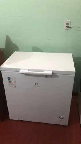 Freezer Horizontal Electrolux Cycle Defrost 199L com função Turbo Freezer Uma Porta