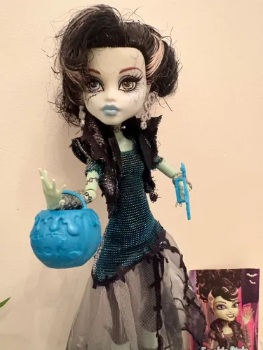 Monster High Frankie Stein Ghouls Rule (2012)